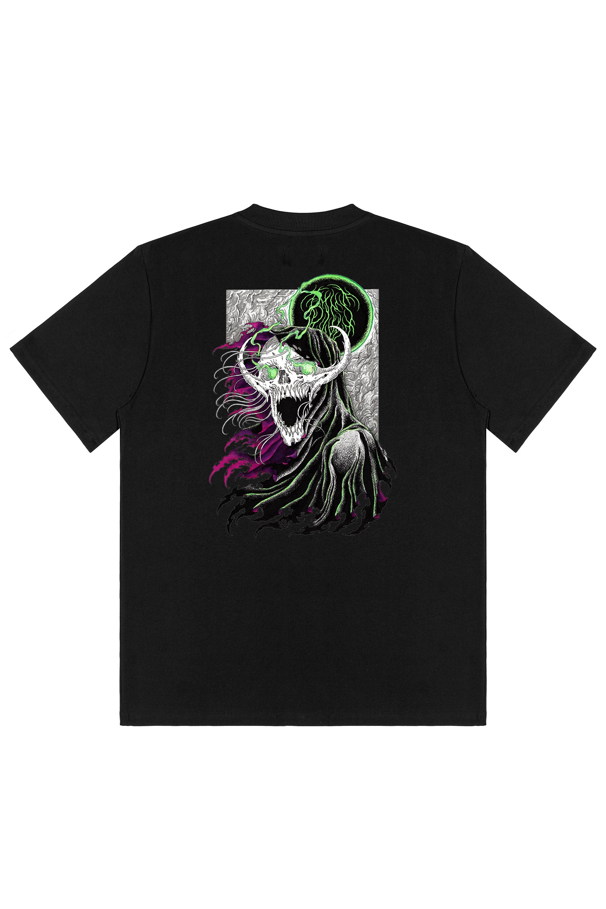 Czarna Koszulka THE WATCHER T-SHIRT - Goth & Rock, Nu Metal od Bies Clothing Wysokiej jakości bawełna, mroczny design. Idealny gotycki styl dla fanów alternatywnej mody, unisex goth clothing, gothic basics, rock fashion, nu metal.