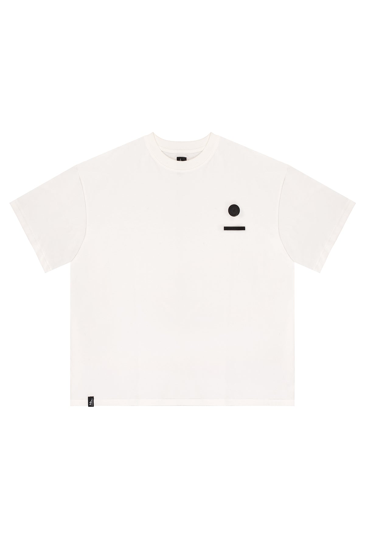 Bies Clothing, koszulka boxy w naturalnym kolorze, małe detale na piersi, gotycki streetwear, materiał premium, unikalny design, wygodna koszulka unisex, polska produkcja