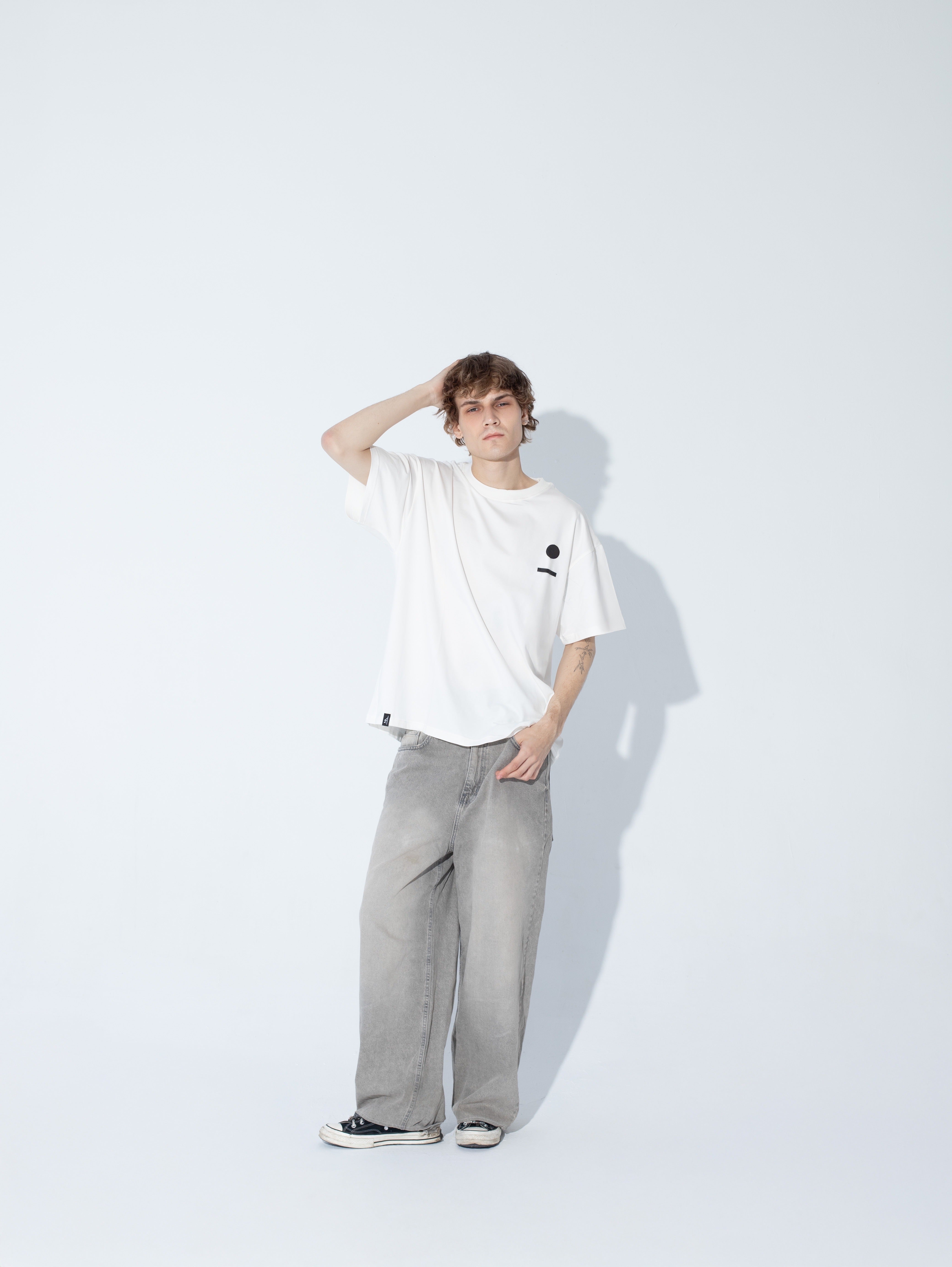 T-Shirt Oversize 'Hex You' Goth & Rock, Nu Metal od Bies Clothing. Wysokiej jakości bawełna, mroczny design. Idealny gotycki styl dla fanów alternatywnej mody, gotycki styl, unisex goth clothing, gothic basics, rock fashion, nu metal. Polska Marka Streetwear