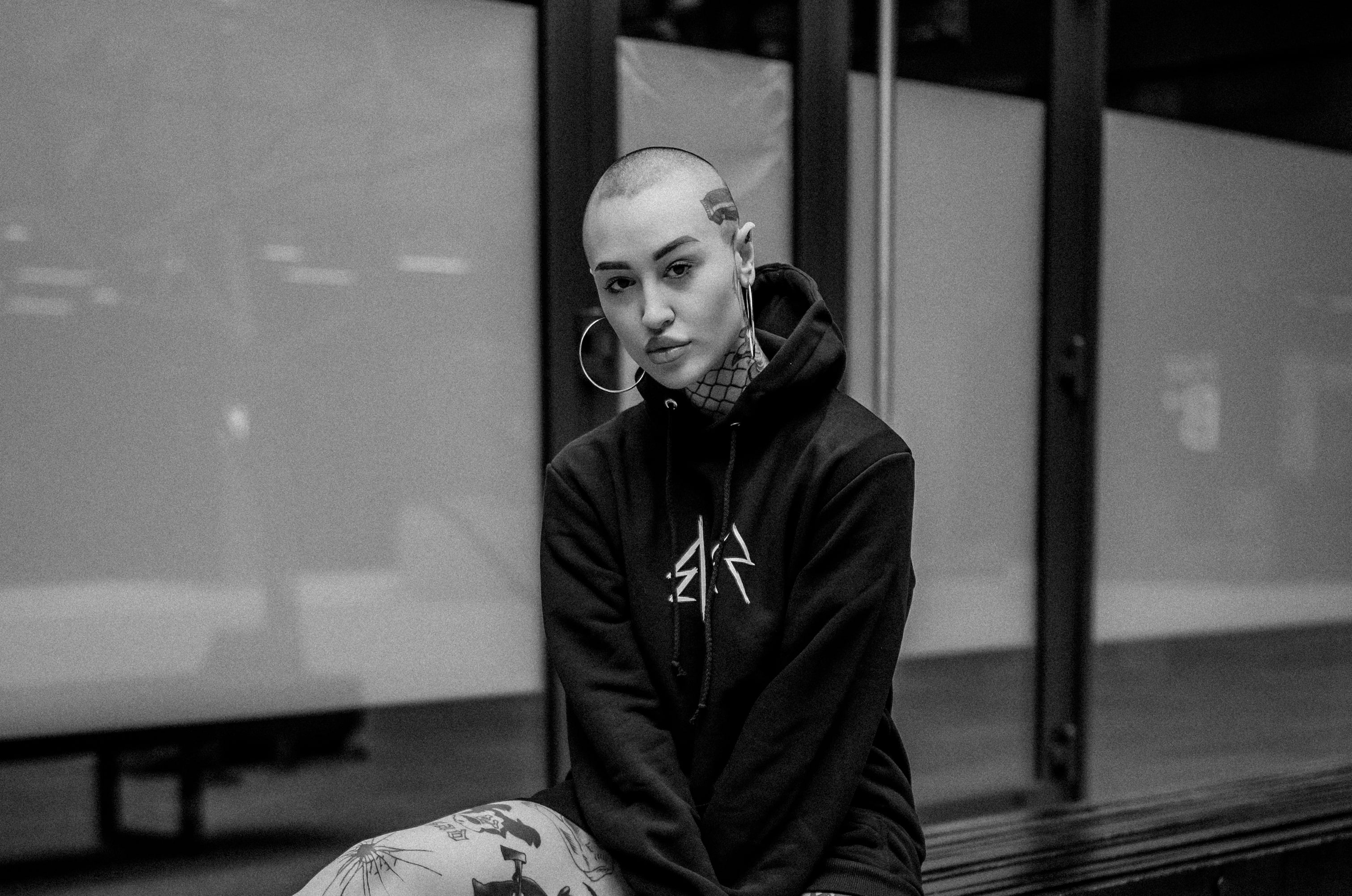 Bluza BROKEN NIGHTMARES HOODIE od BIES CLOTHING – moda alternatywna streetwear Polska, goth rock darkwear unisex.